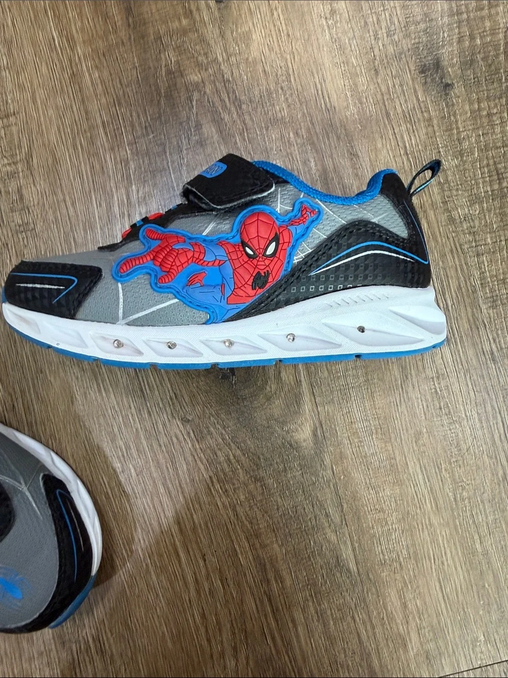 Spiderman Light Up Boys' Gray & Blue Athletic Sneakers